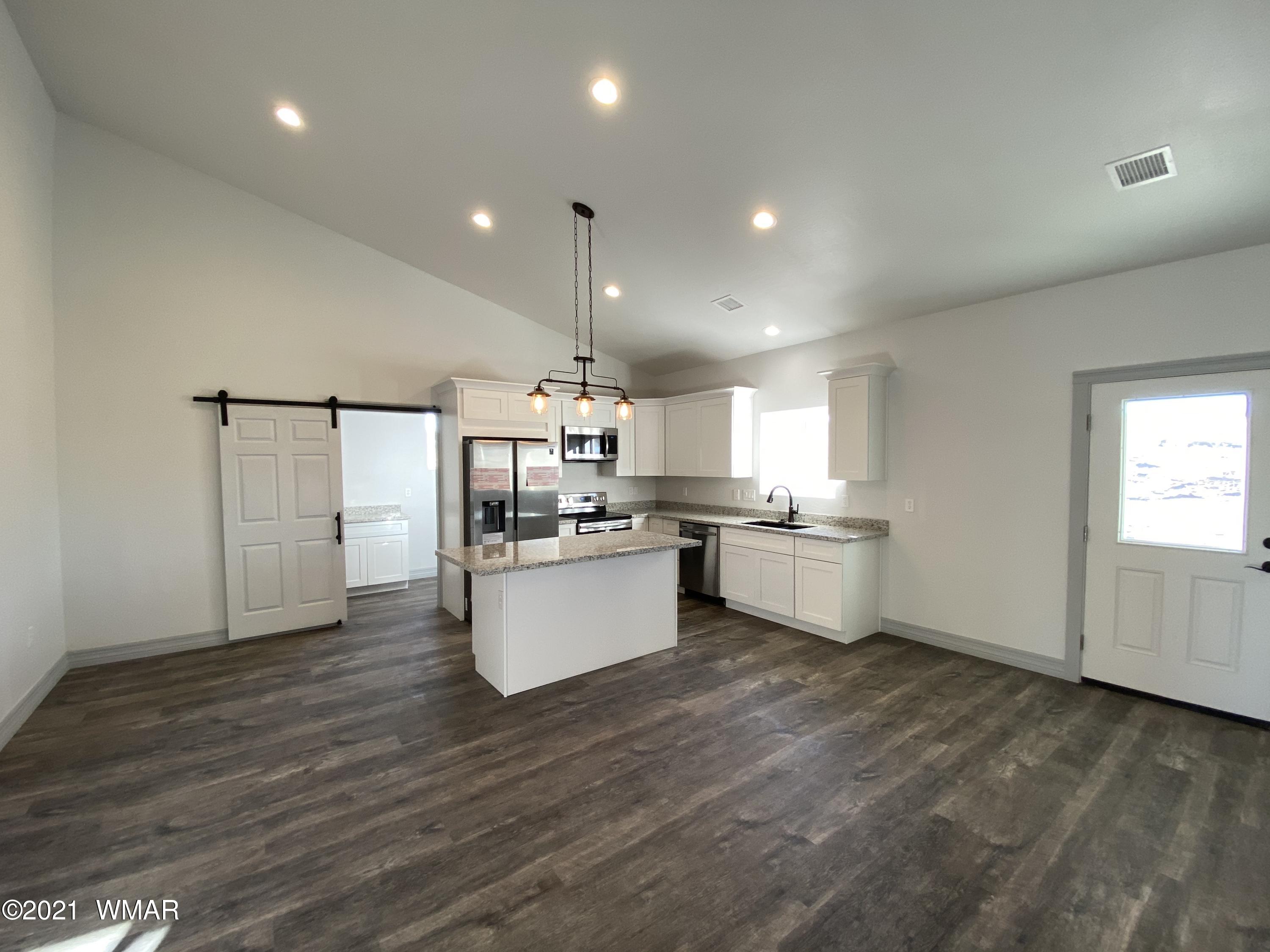 359 West 3rd Street Eagar, AZ 85925 - Photo 14 of 33