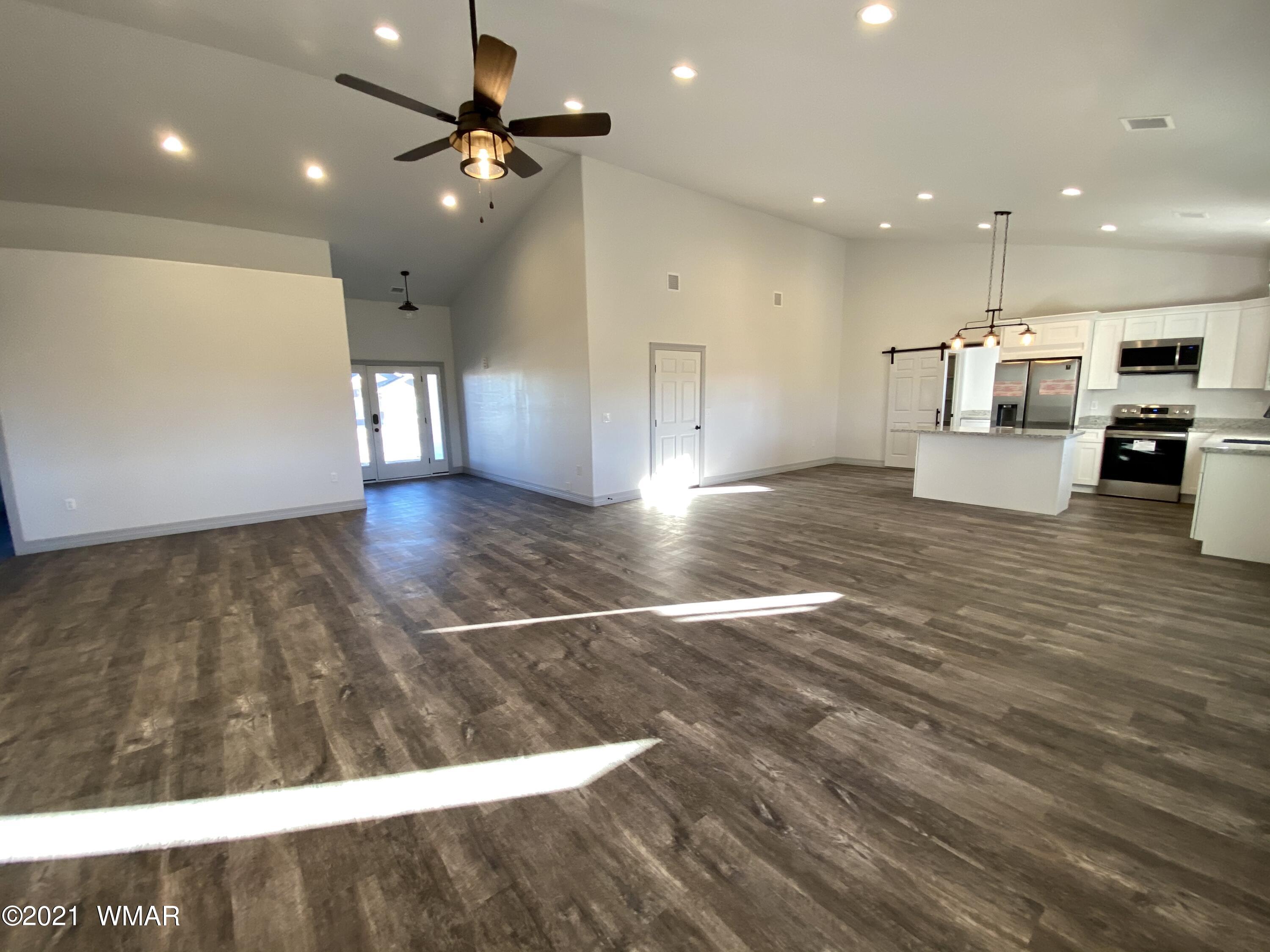 359 West 3rd Street Eagar, AZ 85925 - Photo 7 of 33
