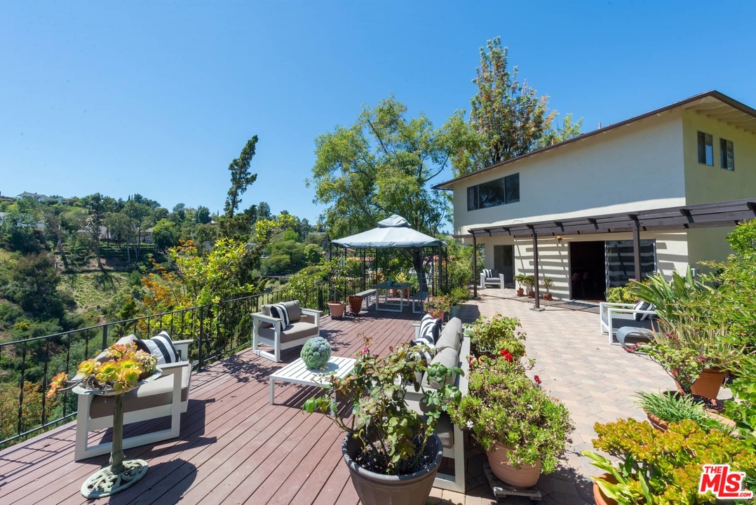 1323 Stradella Road Los Angeles, CA 90077 - Photo 36 of 49