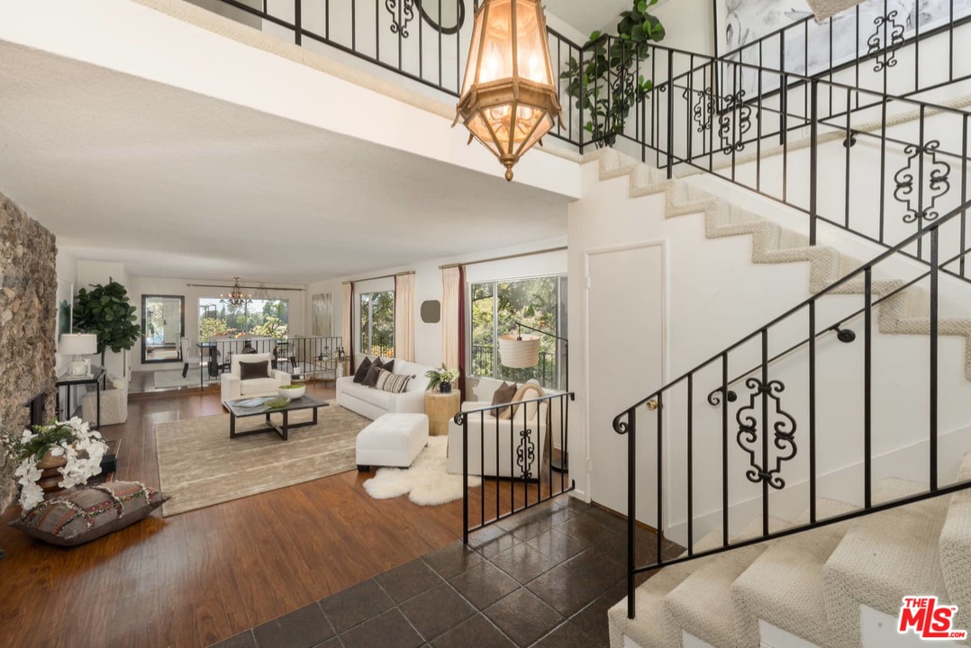 1323 Stradella Road Los Angeles, CA 90077 - Photo 5 of 49