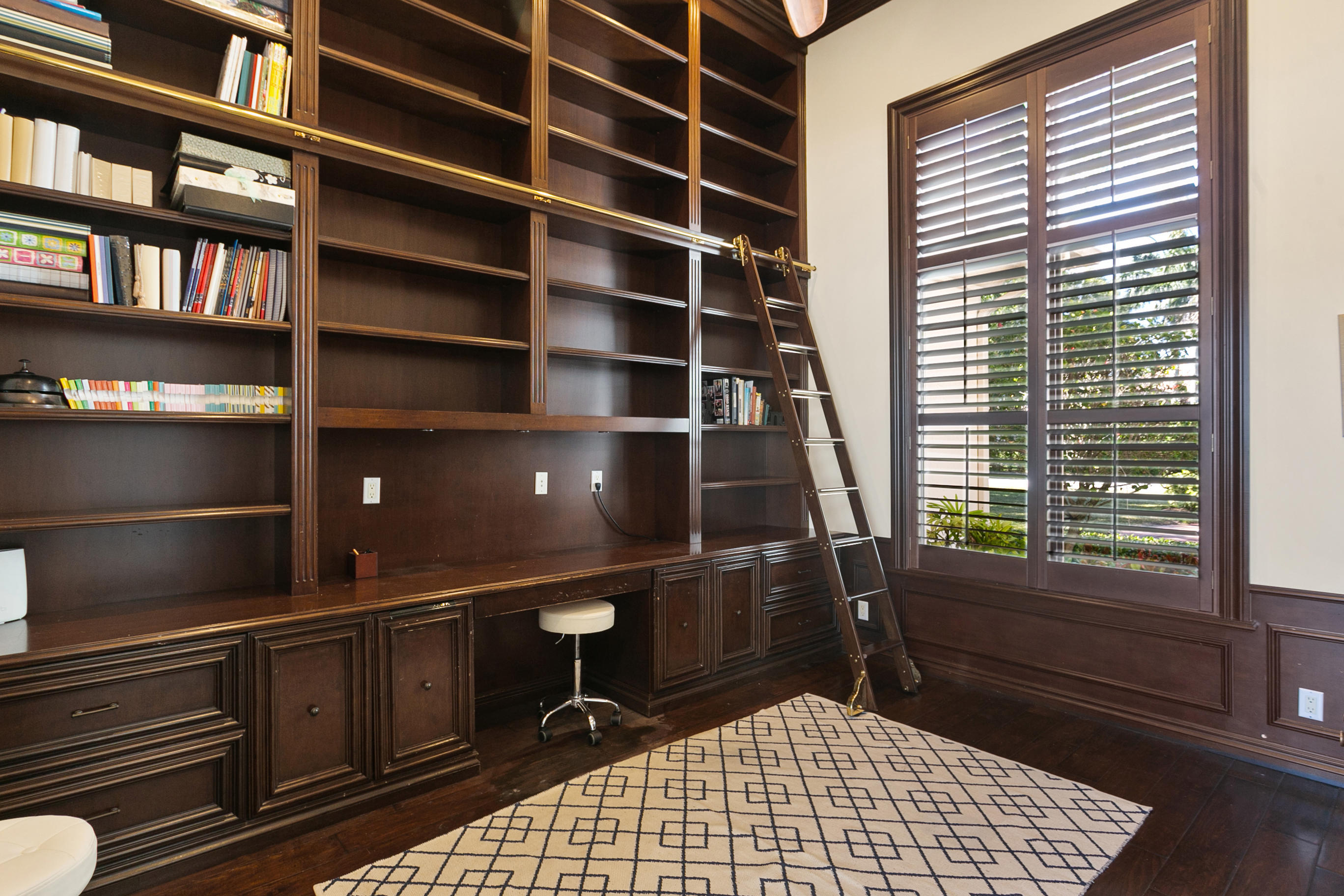 8635 Sawpine Road Delray Beach, FL 33446 - Photo 39 of 73 OFFICE / LIBRARY