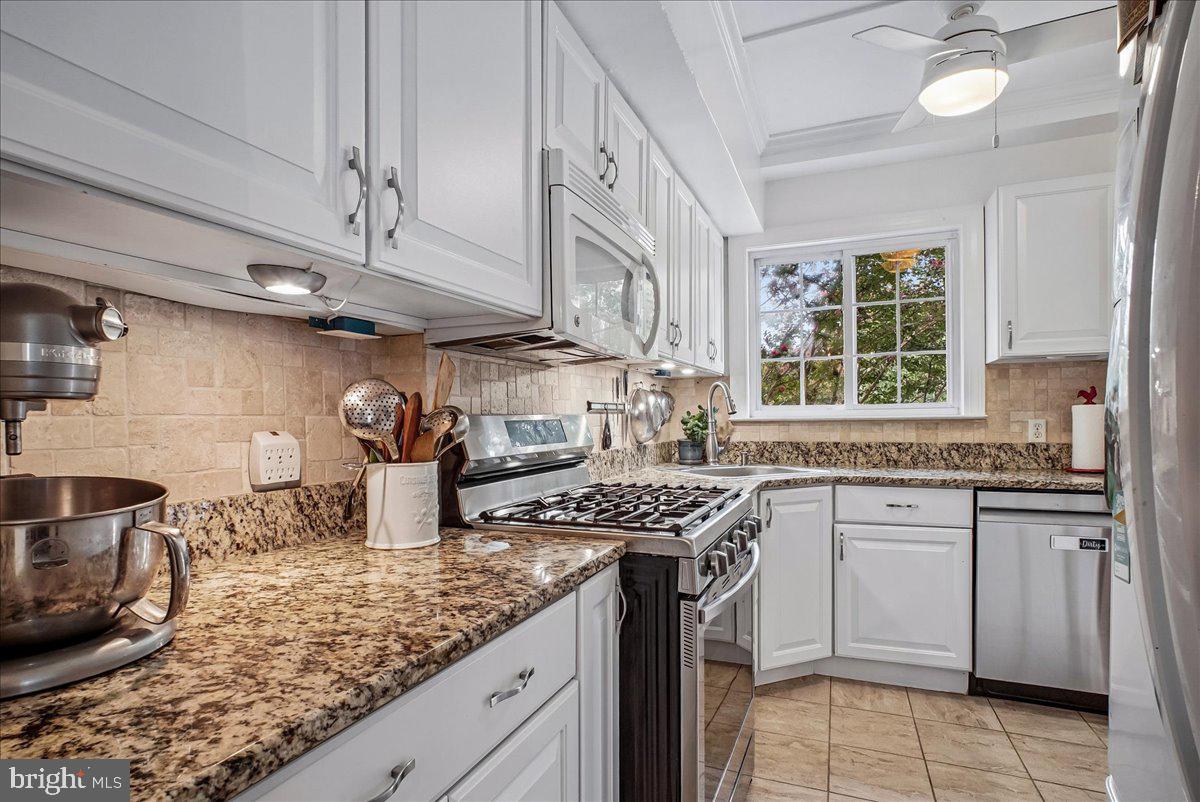1600 Ripon Place Alexandria, VA 22302 - Photo 10 of 30 Updated kitchen