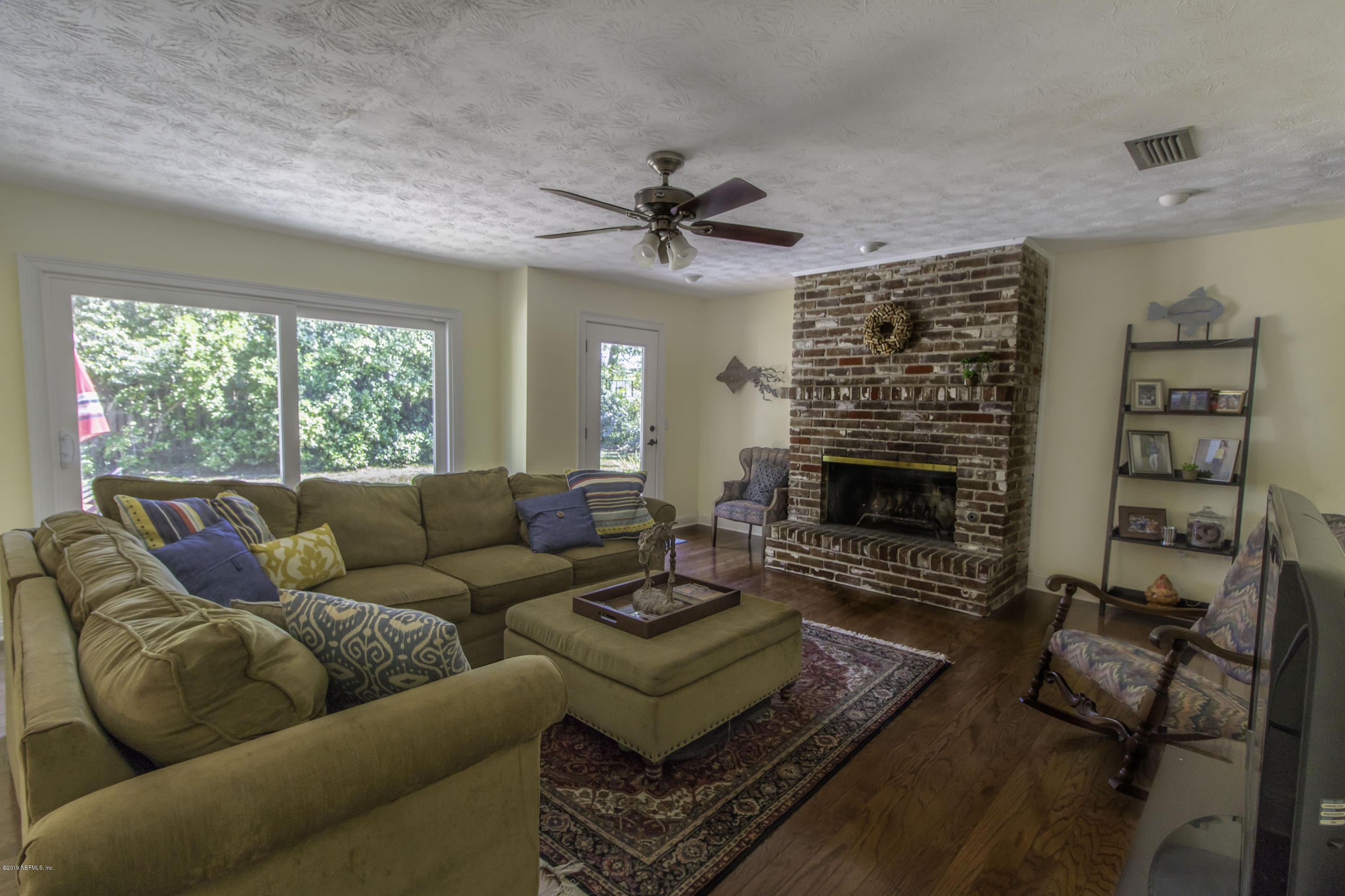 8265 Hunters Grove Road Jacksonville, FL 32256 - Photo 6 of 28 7 Family Room