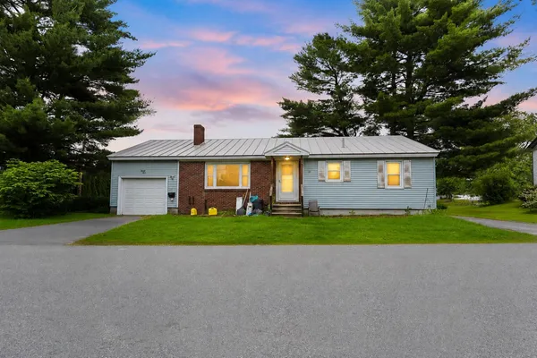 $225,000 | 24 Cottage Street, Fairfield, ME 04937