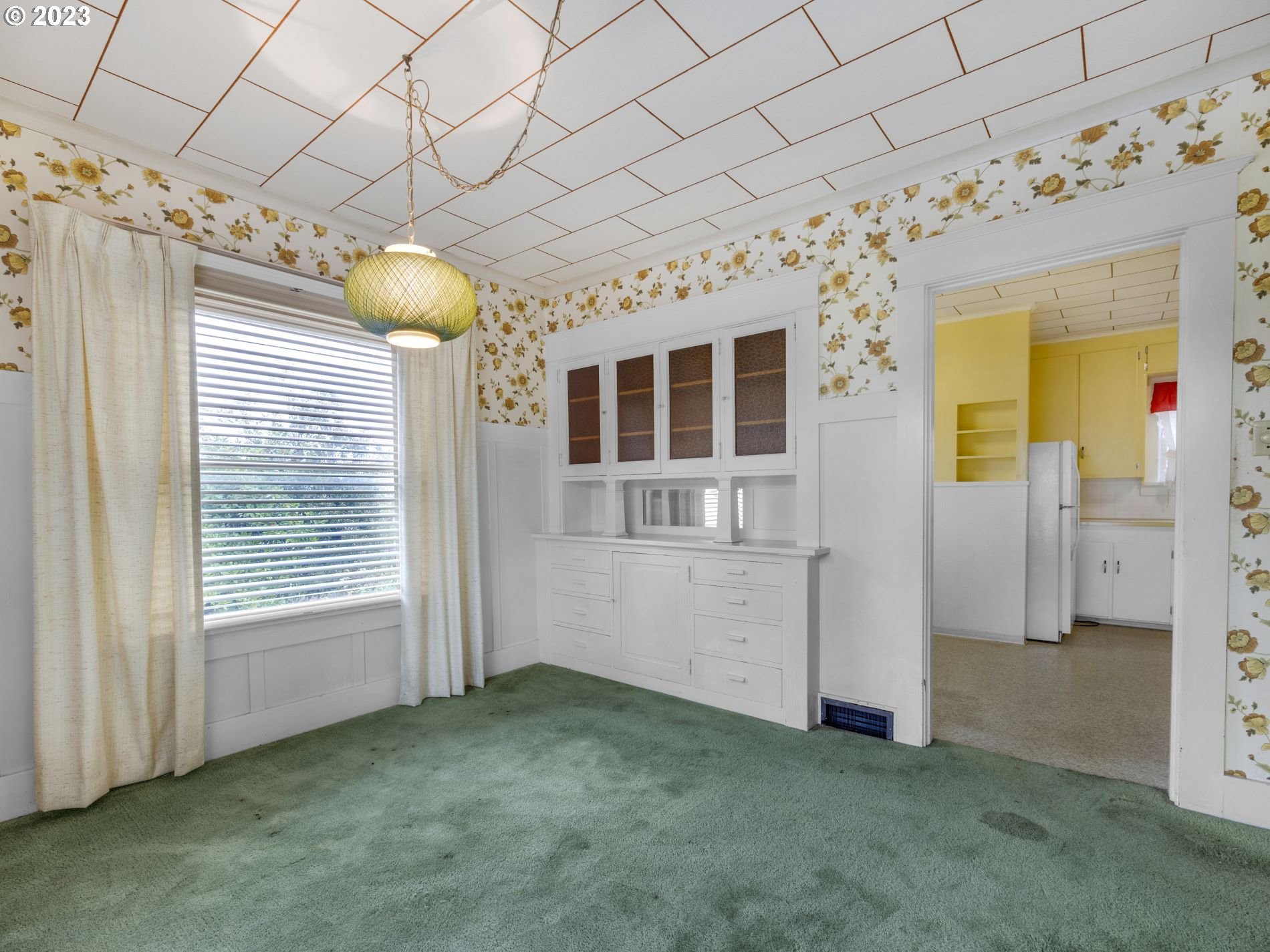 192 West Exchange Street Astoria, OR 97103 - Photo 15 of 34 a view of livingroom with an empty space and a window