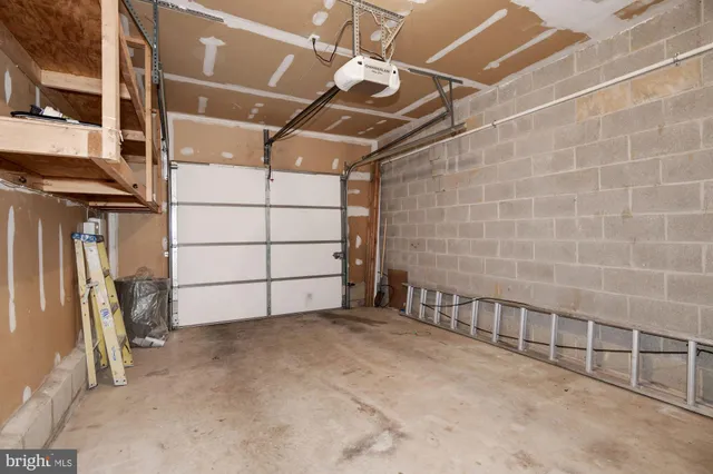 $2,950 | 305 Sequoia Drive, Newtown, PA 18940