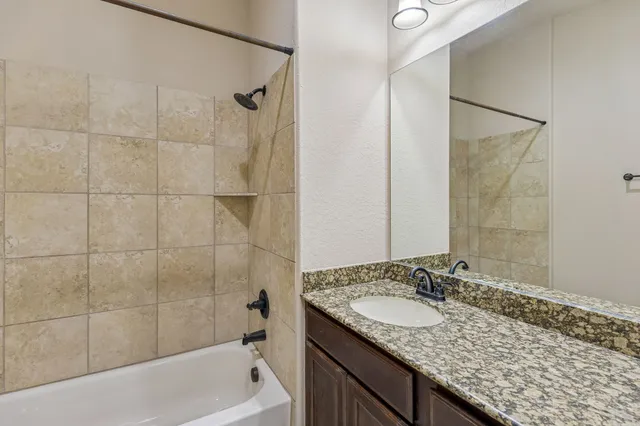 $4,000 | 944 Wilderness Oaks, New Braunfels, TX 78132