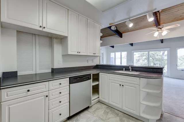 $399,000 | 19100 Crest, Unit 107, Castro Valley, CA 94546