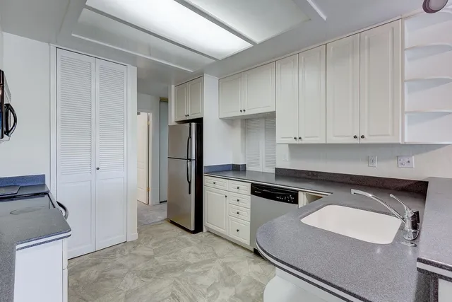 $399,000 | 19100 Crest, Unit 107, Castro Valley, CA 94546