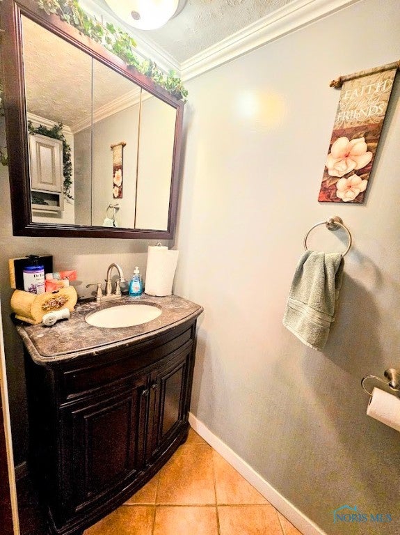 10663 Rosebrook Road Defiance, OH 43512 - Photo 14 of 48 Main floor half bath