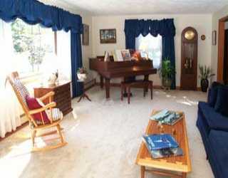 11 Anna Sayles Road Lincoln, RI 02865 - Photo 4 of 6 Living Room.