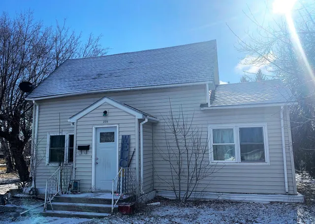 $114,900 | 204 2nd Avenue Southeast, Roseau, MN 56751