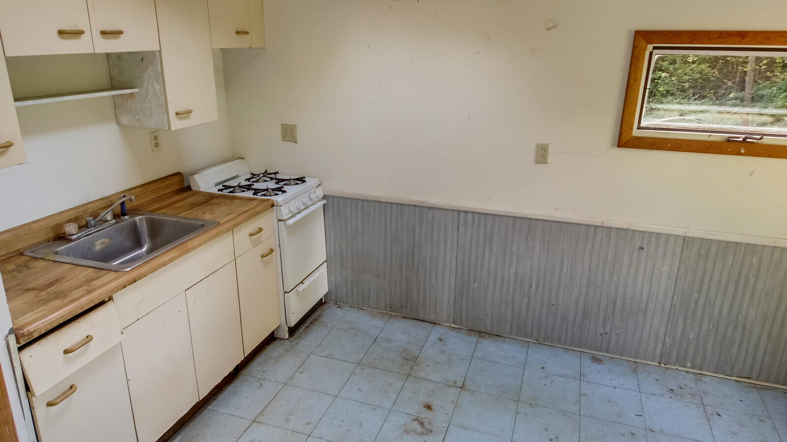 203 North Taylor Road Mount Vernon, ME 04352 - Photo 19 of 98 KITCHEN