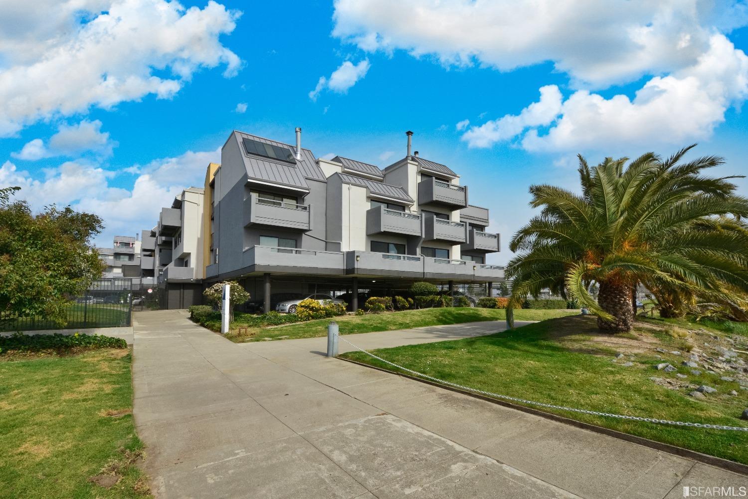 3 Embarcadero West, Unit 345 Oakland, CA 94607 - Photo 2 of 28