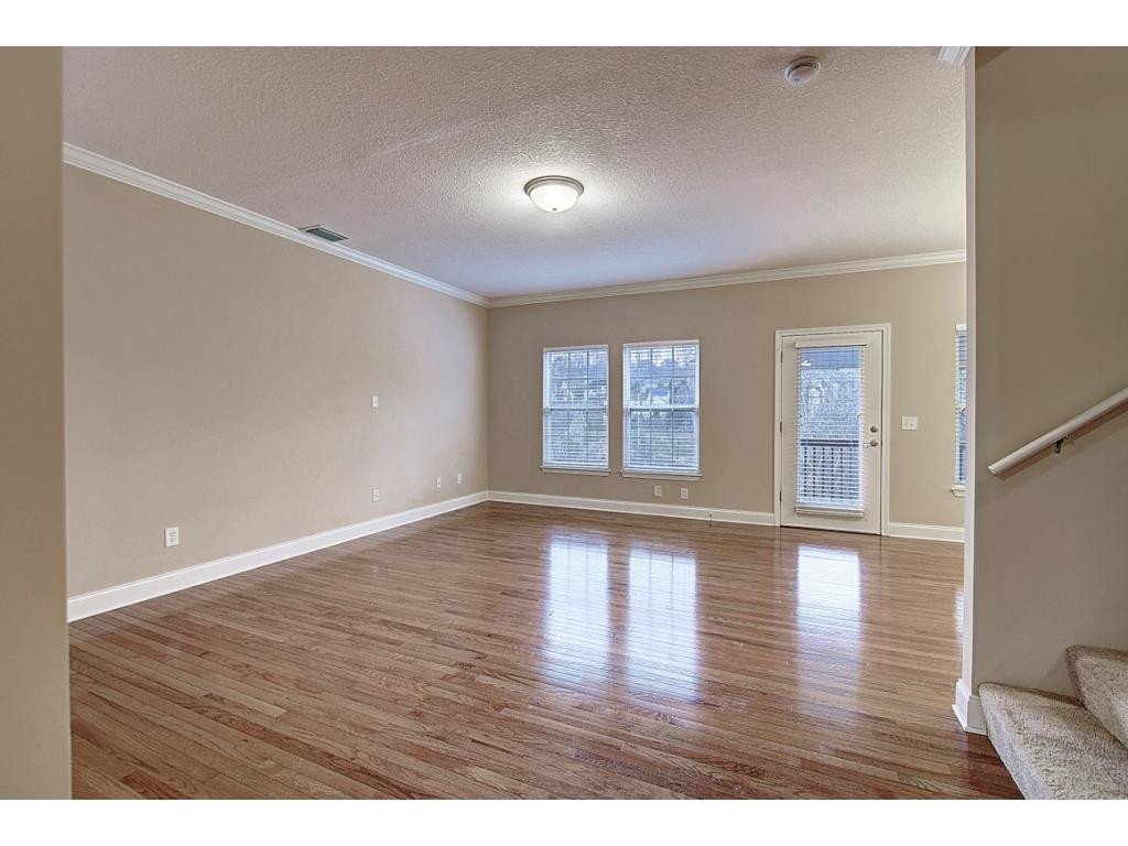 27 Springwinds Loop Johnson City, TN 37601 - Photo 5 of 25 Living room