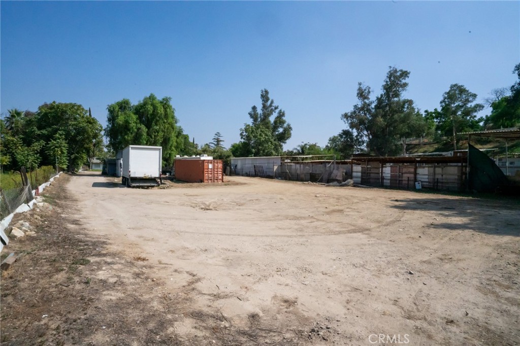 11142 Locust Avenue Bloomington, CA 92316 - Photo 9 of 9