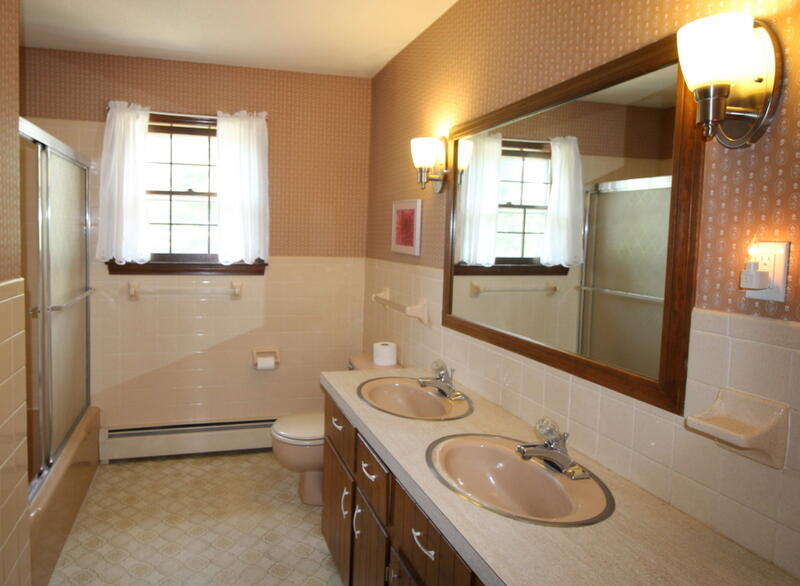 21 Wendy Way Saco, ME 04072 - Photo 11 of 25 048