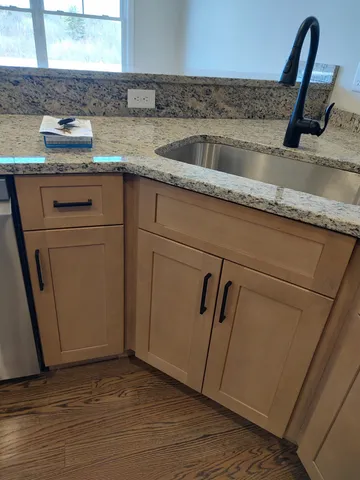 $3,750 | 4 Dutch Drive, Litchfield, NH 03052