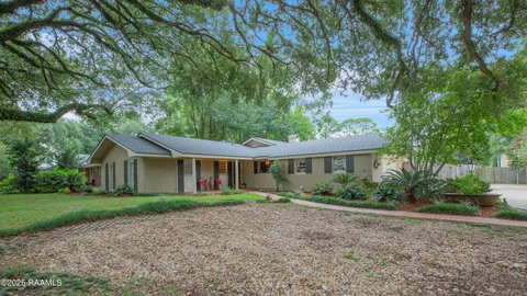 $585,000 | 106 Teche Drive, Lafayette, LA 70503