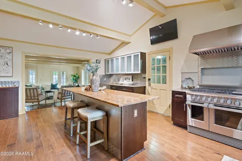 $570,000 | 106 Teche Drive, Lafayette, LA 70503