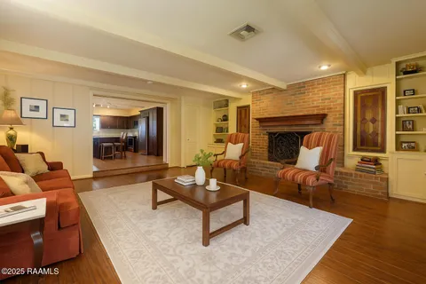 $585,000 | 106 Teche Drive, Lafayette, LA 70503