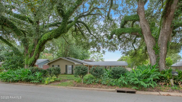 $599,000 | 106 Teche Drive, Lafayette, LA 70503