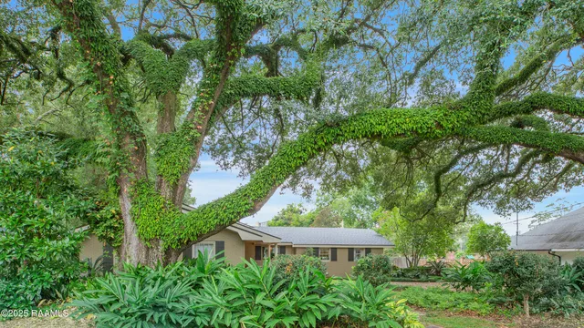 $599,000 | 106 Teche Drive, Lafayette, LA 70503