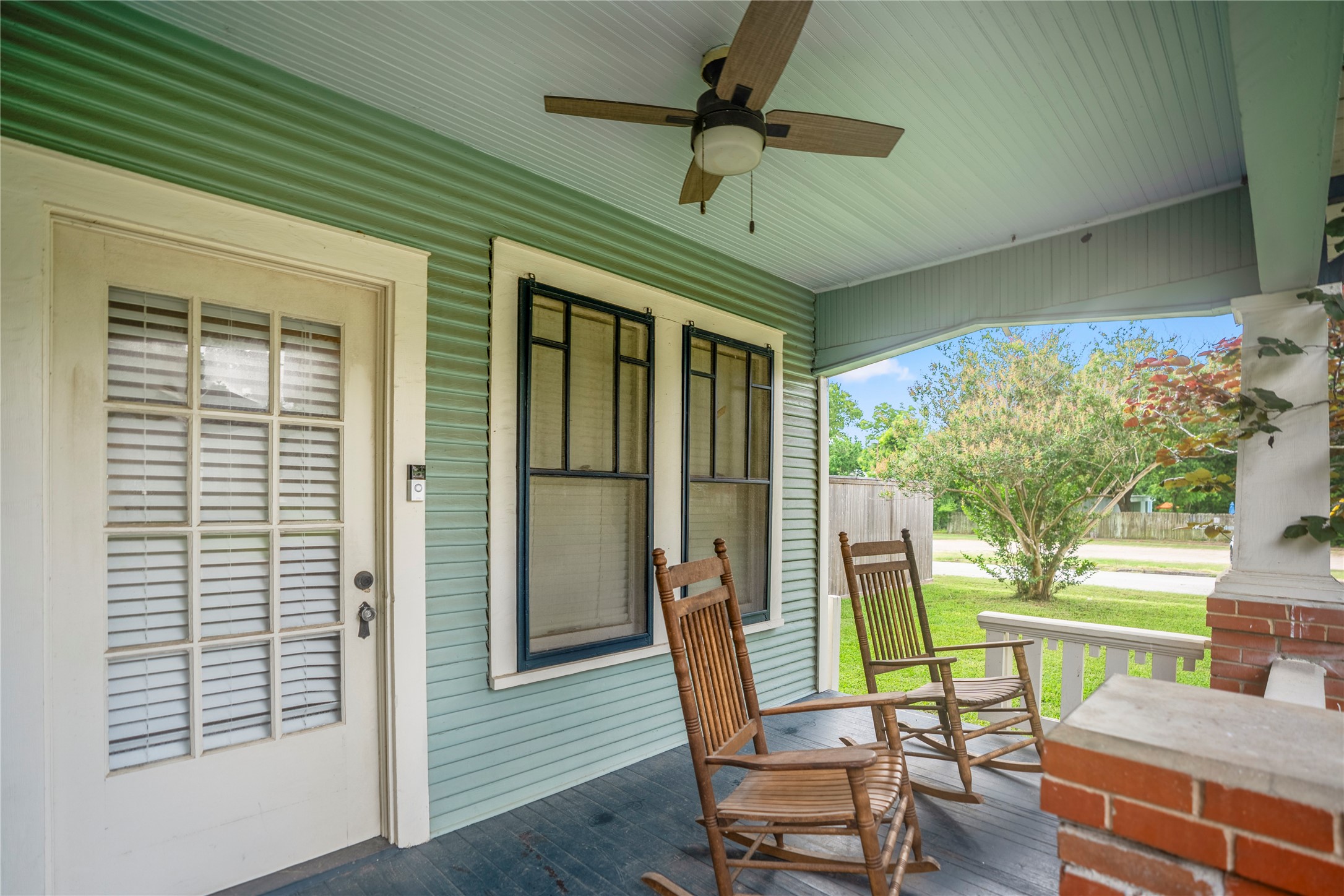 907 Clinton Street Brenham, TX 77833 - Photo 6 of 34