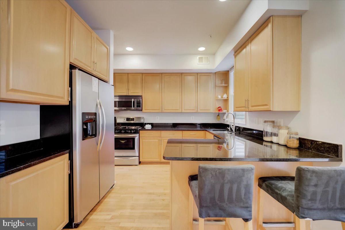251 14th Street Southeast, Unit A Washington, DC 20003 - Photo 11 of 35