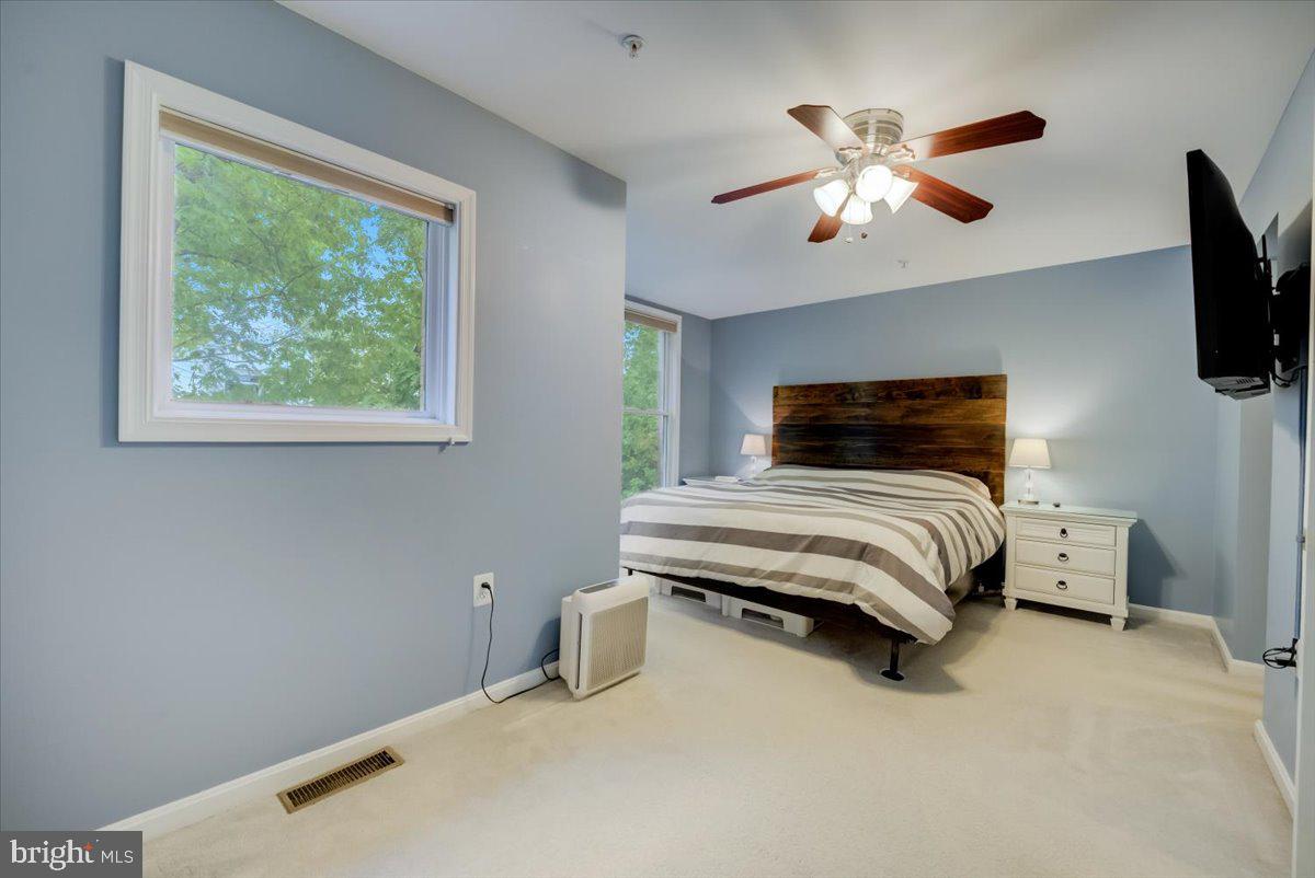 251 14th Street Southeast, Unit A Washington, DC 20003 - Photo 22 of 35