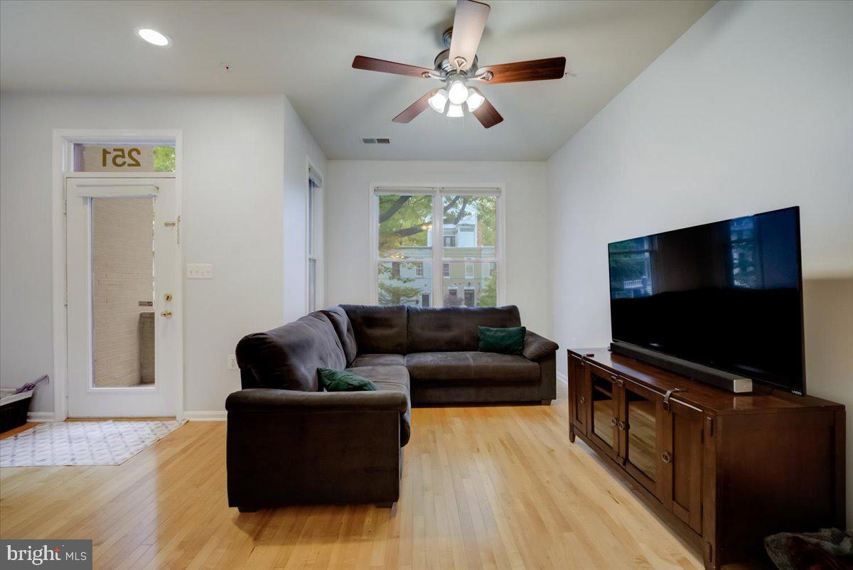 251 14th Street Southeast, Unit A Washington, DC 20003 - Photo 5 of 35