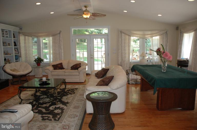 13430 Compton Road Clifton, VA 20124 - Photo 2 of 28 Family Room