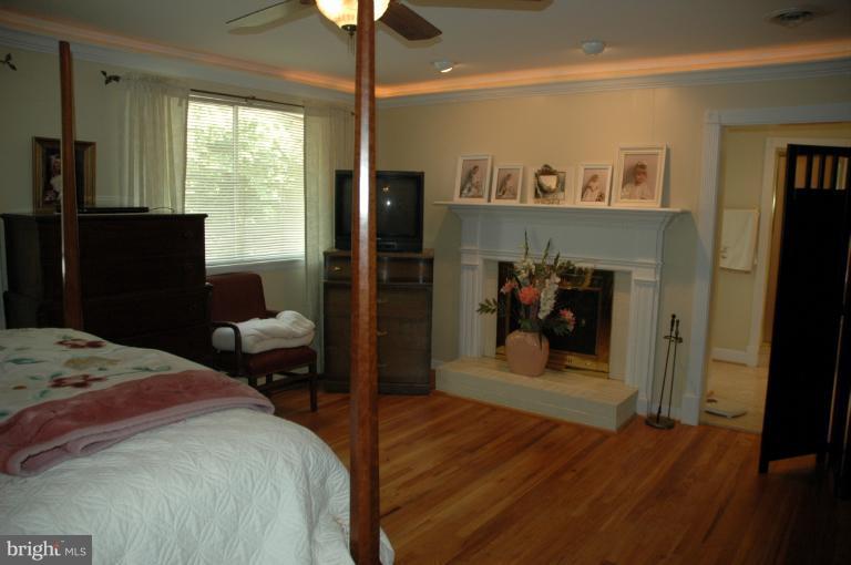 13430 Compton Road Clifton, VA 20124 - Photo 16 of 28 Bedroom (Master)