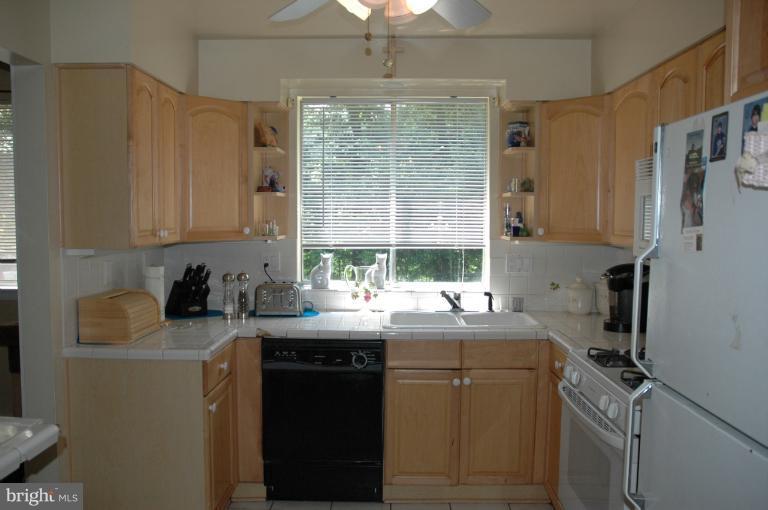 13430 Compton Road Clifton, VA 20124 - Photo 24 of 28 Kitchen