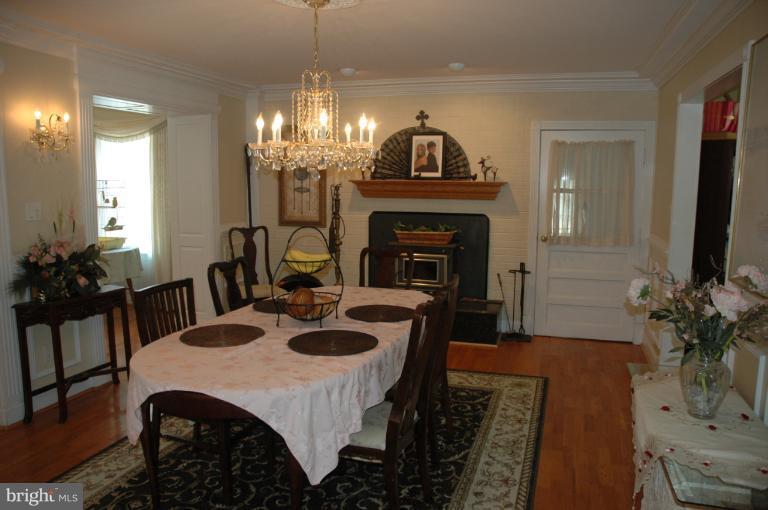 13430 Compton Road Clifton, VA 20124 - Photo 26 of 28 Dining Room
