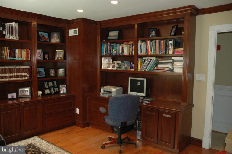 13430 Compton Road Clifton, VA 20124 - Photo 4 of 28 Interior (General)