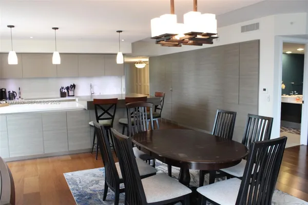 $7,500 | 31 Southeast 6th Street, Unit 1801, Miami, FL 33131