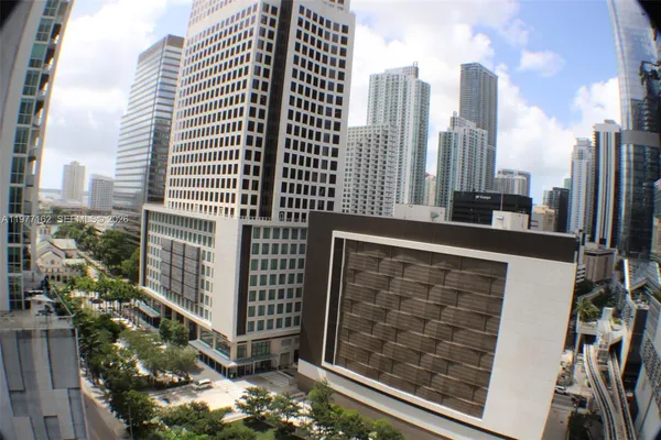 $7,500 | 31 Southeast 6th Street, Unit 1801, Miami, FL 33131