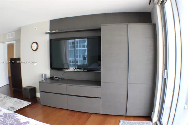 $7,500 | 31 Southeast 6th Street, Unit 1801, Miami, FL 33131