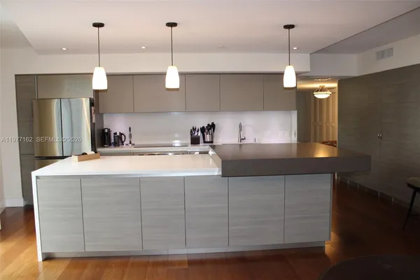 $7,500 | 31 Southeast 6th Street, Unit 1801, Miami, FL 33131