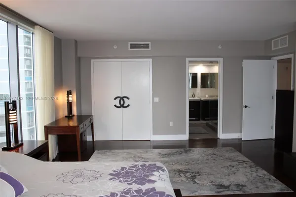 $7,500 | 31 Southeast 6th Street, Unit 1801, Miami, FL 33131