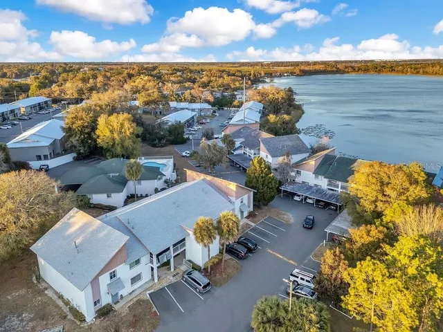 $150,000 | 404 Country Lane Northeast, Unit 404, Winter Haven, FL 33881