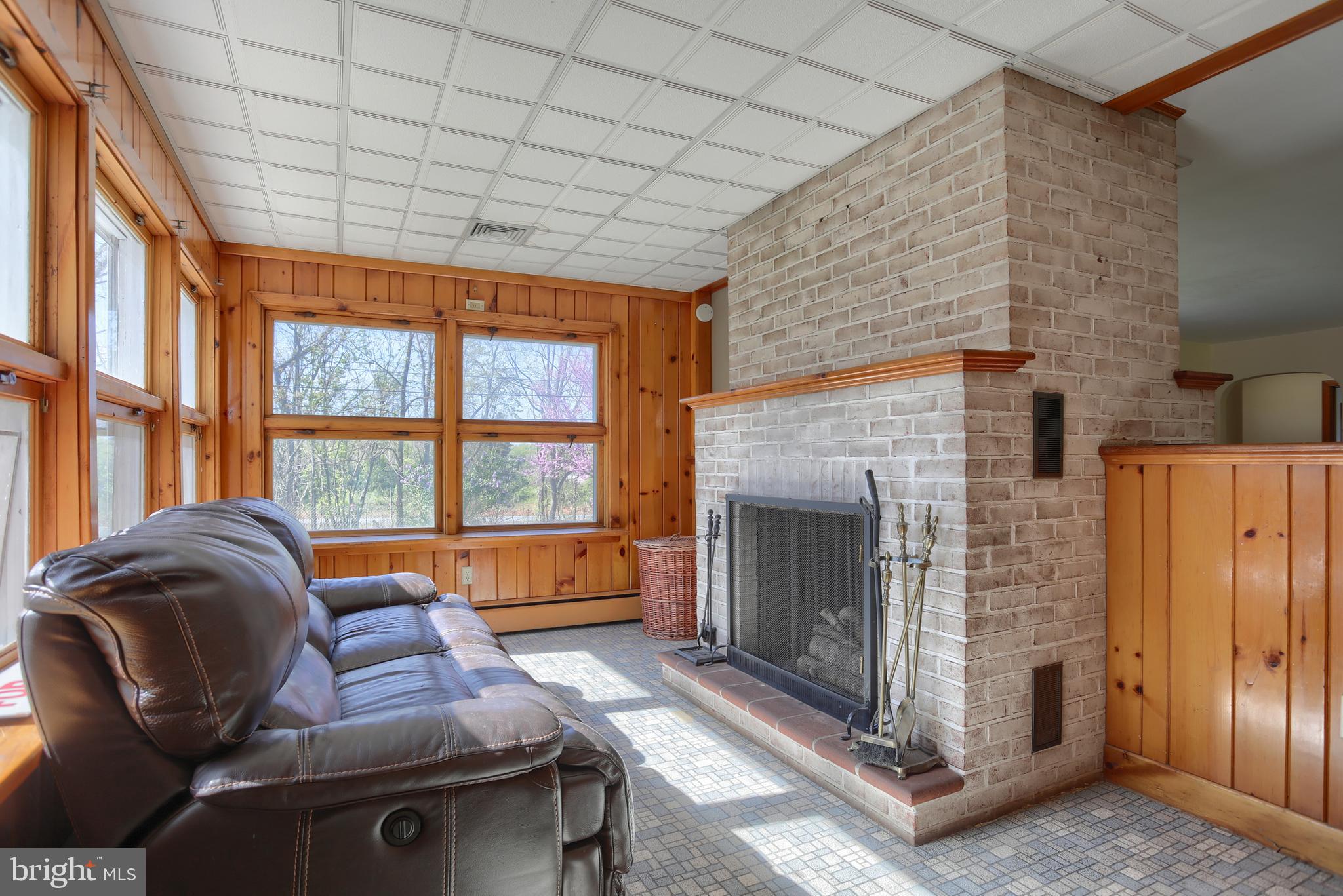 960 Oberlin Road Middletown, PA 17057 - Photo 4 of 38 Gallery Image 4