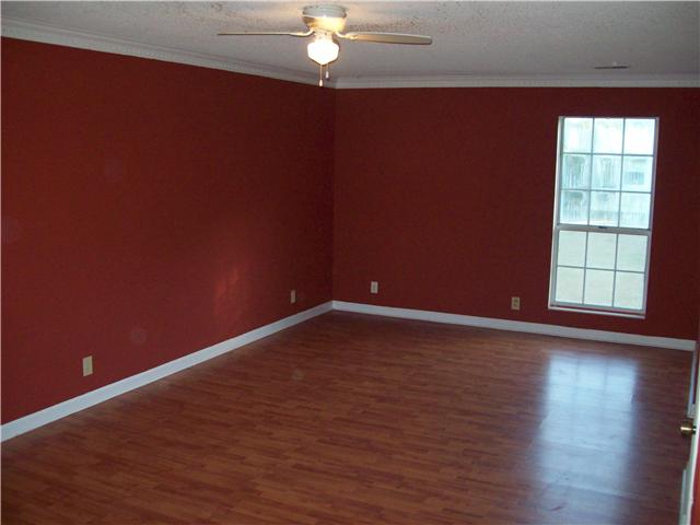 3100 Towne Valley Road Antioch, TN 37013 - Photo 2 of 5 Huge great room. that leads to kitchen w/eating area.