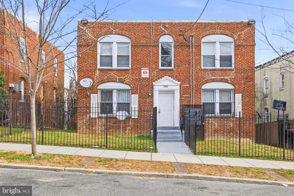 $799,000 | 2808 Buena Vista Terrace Southeast, Washington, DC 20020