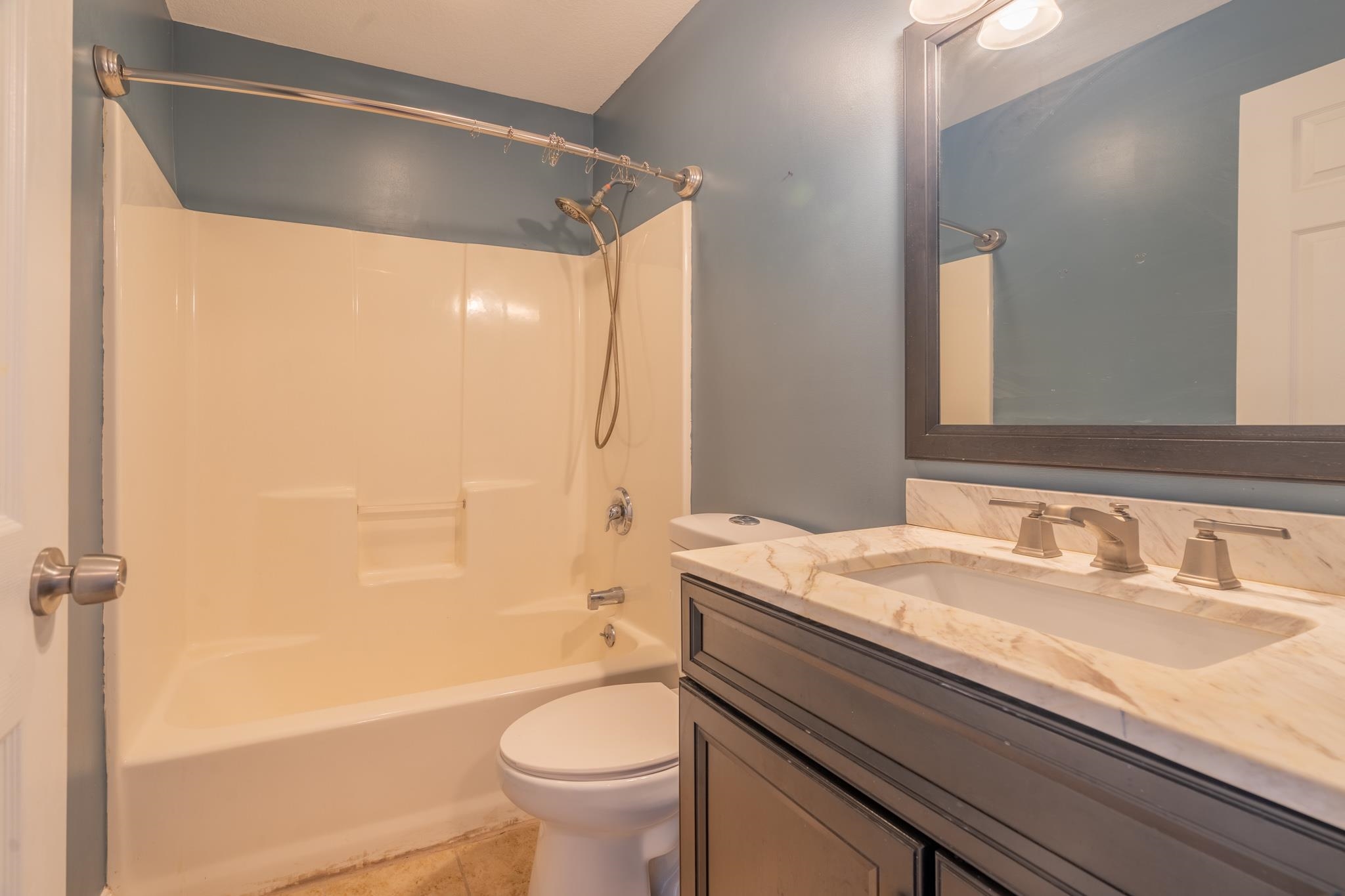 49 Harvell Street, Unit 19 Manchester, NH 03102 - Photo 4 of 25