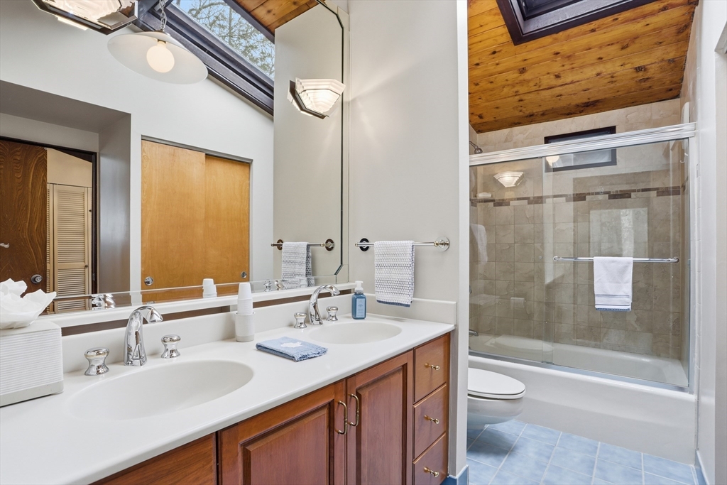1090 North Road Carlisle, MA 01741 - Photo 23 of 42