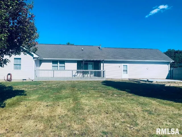 $214,000 | 700 West Dean Street, Virden, IL 62690