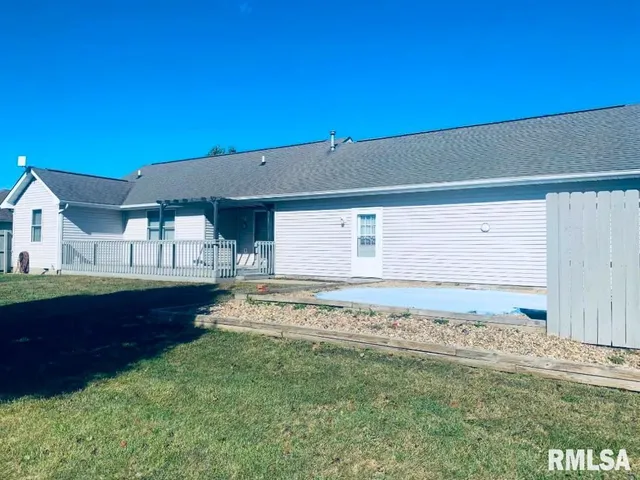 $214,000 | 700 West Dean Street, Virden, IL 62690