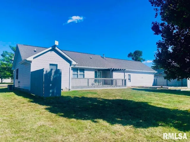 $214,000 | 700 West Dean Street, Virden, IL 62690